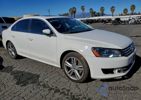 2014 Volkswagen Passat Se z USA, uszkodzony, nr VIN 1VWBN7A36EC090138